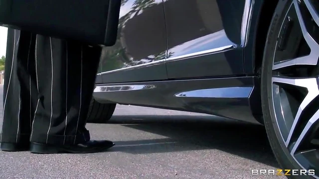 Jayden Jaymes Seduces Two BBC Dicks For Mind-blowing Double Penetration Fun