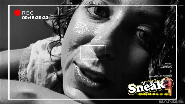 Charming Sylvia Diamond Delivers Hot Live Sex Show with Mind-Bending Action