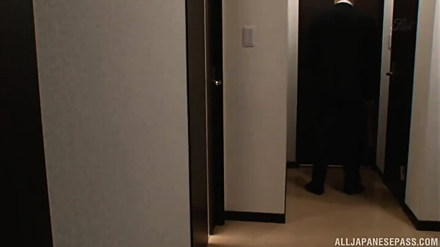 Shiraki Yuuko, Stunning Asian Chick Expertly Handles Cock Like Pro