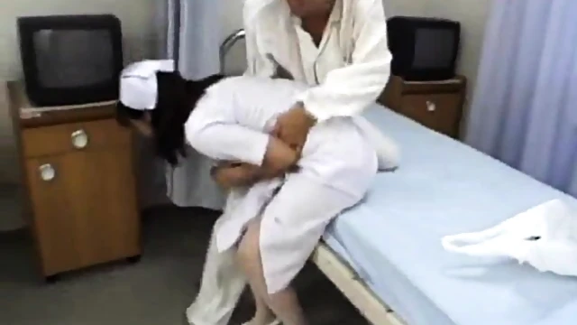 Desirable Japanese Nurse Ryou Minamihoshi Receives Intense Doctor's Exam