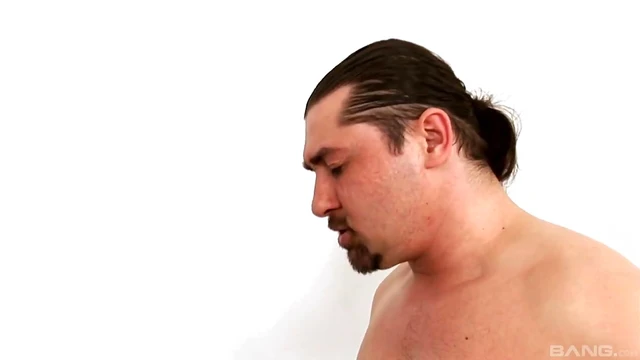 Lea Lazur's Hot Ass-To-Mouth Action Ignites Wild MMMF Orgy Fever