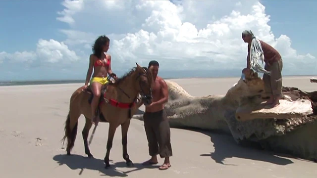 Sizzling Voluptuous Babe Enjoys Crazy Threesome Under Tropical Sunlight