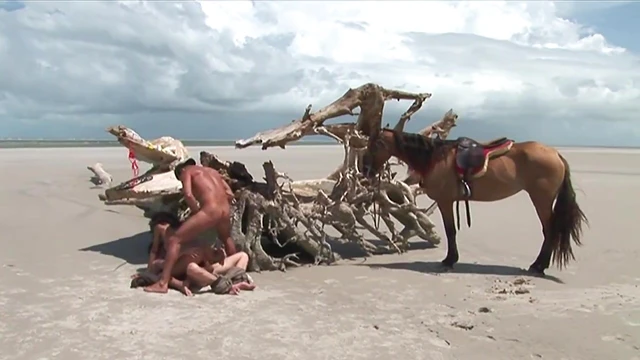 Sizzling Voluptuous Babe Enjoys Crazy Threesome Under Tropical Sunlight