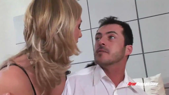 Sexy Blonde in High Heels Gets Her Pussy Thoroughly Drilled Deep