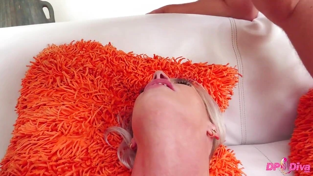 Sexy MILF Lacy Jane Gets Double Penetrated & Squirts Hardly Ever Stops