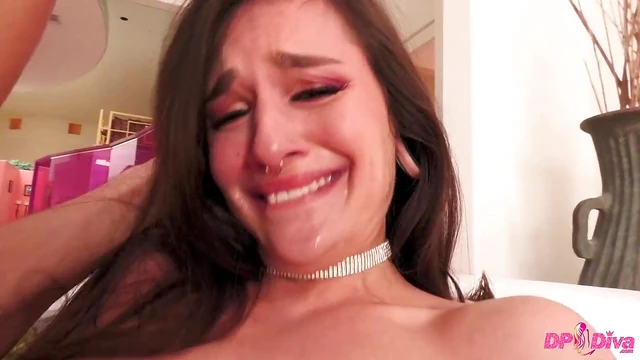 Sizzling Luna Loves Being Stretched by Dual Cocks in Steamy DP Action