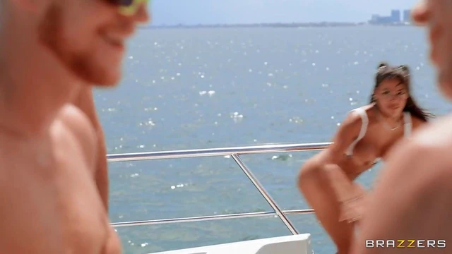 Sizzling Latin Goddess Luna Star Moans Loudly During Private Yacht DP Delight