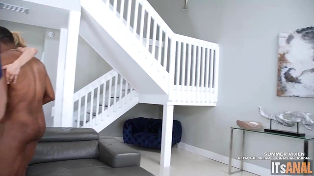 Blonde Beauty Summer Vixen Rocks Hardcore MMF Action On Sofa