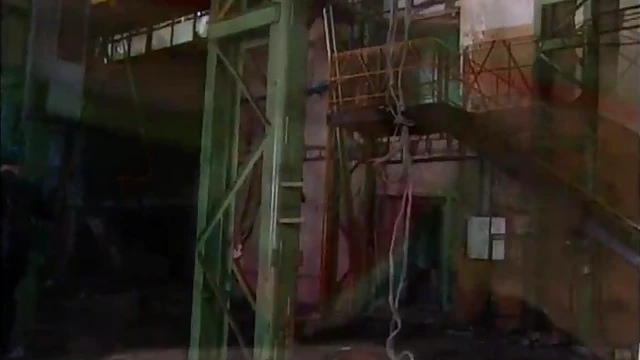 Amanda Parker Tempts Two Guys For Steamy Garage Fuckfest Action