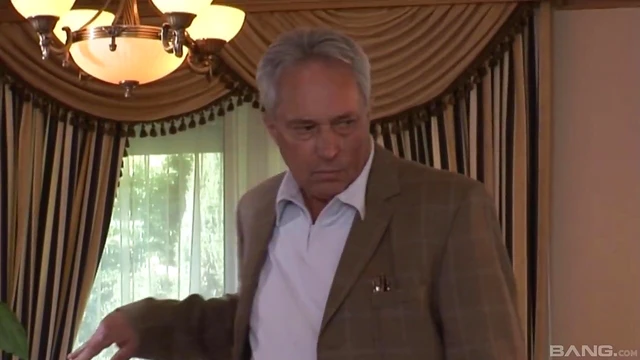 Sizzling MMF Threesome: Hardcore Dicking with Hot Sandy Parker