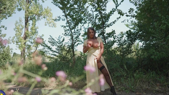 Sexy Susi in Nylon Stockings Moans During Heated Gangbang Action