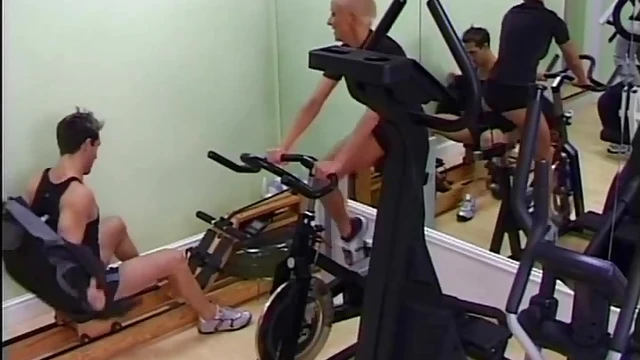 Sexy Nichola Holt Gets Fiery Gym Bang & Receives Hot Cumshot