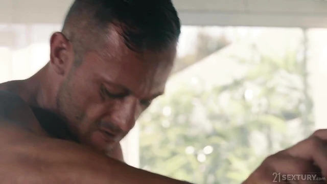 Hot Brunette MILF Cassie Del Isla Gets Hardcore Pussy Fucked Hard