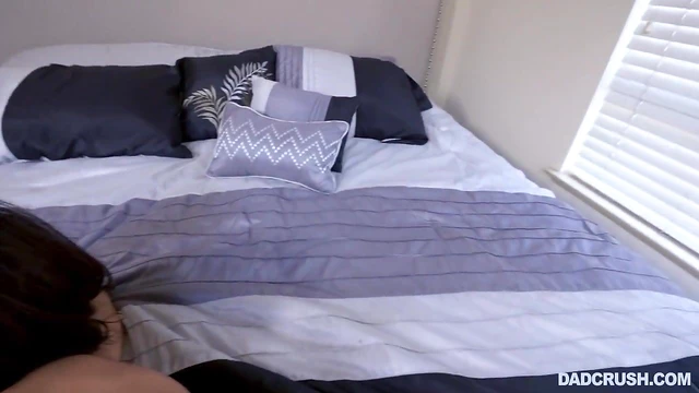 Sexy Jaye Summers Gets Fucked Hard While On Her Phone Call