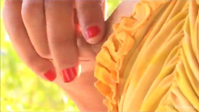 Sexy Latina Chloey Wakes Up Ready For A Naughty Morning Seduction