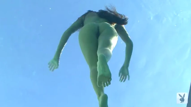 Sexy Latina Lexx Lopez Enjoys Steamy Poolside Action While Naked