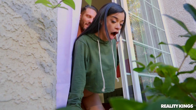 Savannah Sixx Gets Fucked From Behind & Missions Style For Hot Climax