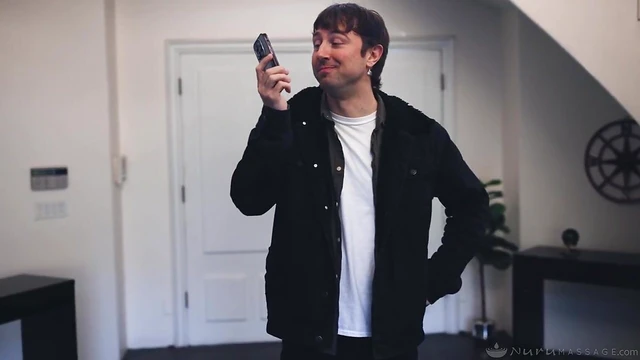 Sensual Nuru Massage by Vanna Bardot Leads to Hot Sex Encounter