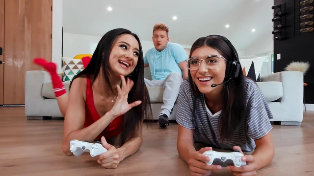 Gamer Chick Eliza Ibarra Gets Fucked Hard In The Bedroom