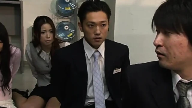 Cowgirl Gets Rough Gunpoint Position Hard Missionary Ravish Sex Scene