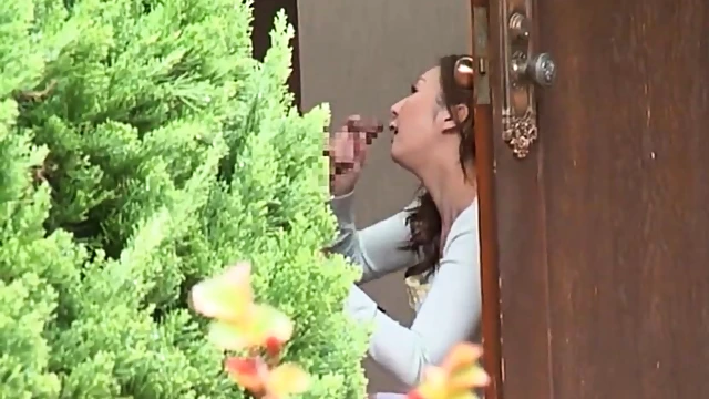 Sultry Yui Tatsumi Lifts Her Legs For Hot Pussy Drilling Action