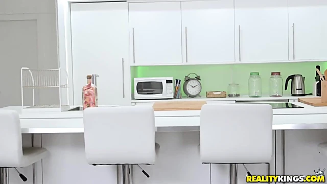 Natty Mellow Craves Big Fat Cock For Ultimate Satisfaction