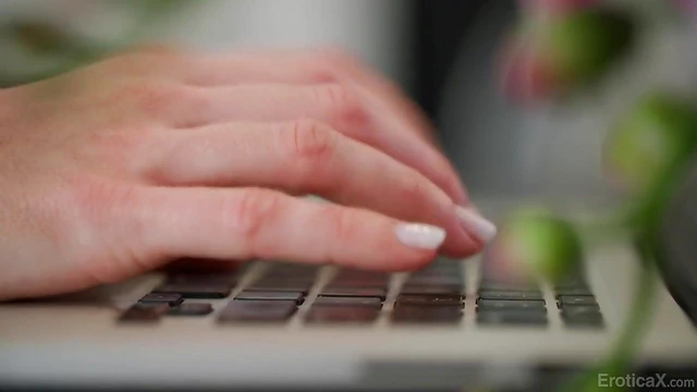 Glamorous Emily Willis Tempts Sensual Tabletop Fucking Delights