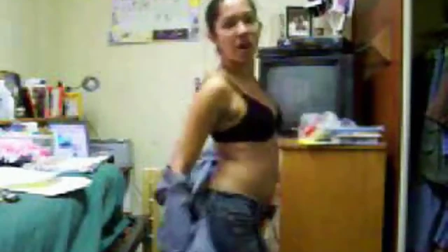 Sizzling NRI Nurse Shakes Her Booty Live Cam Seduction Show