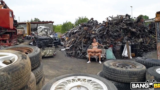 Irresistible Model Ginebra Bellucci Gets Hardcore Outdoor Anal Action