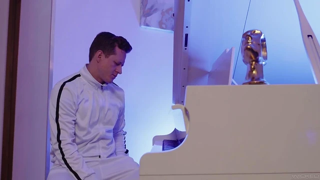 Evelyn Claire Enjoys Riding Hard Cock in Sultry Cowgirl Position Thrills