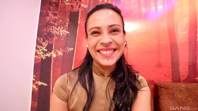 Sexy Angelica's Tight Miniskirt Allows Instant Hot Action Without Pause