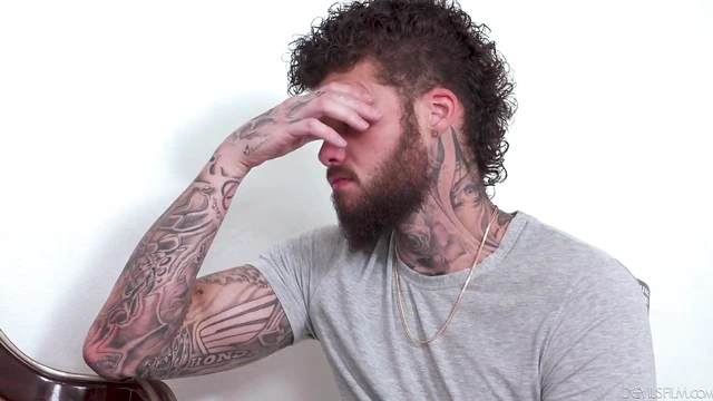 Sultry Housewife Ari Alectra Spreads Legs & Rides Lover's Cock Insanely Deep