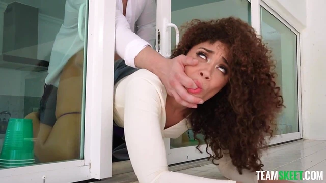 Naughty Willow Ryder Gets Stuck & Fucked By Her Lucky Roommate Deeply