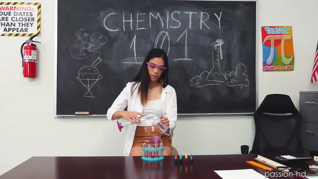 Harmony Wonder Spreads Her Legs Wide for Hard Sex in Class Room Desire