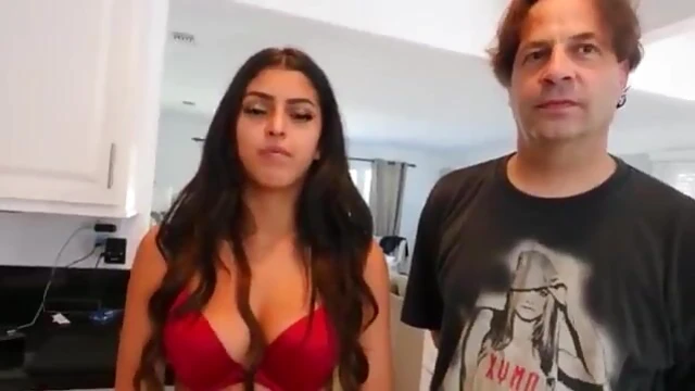 Floor Sex Bliss: Girl Craves Hard Cock Blowjobs Today