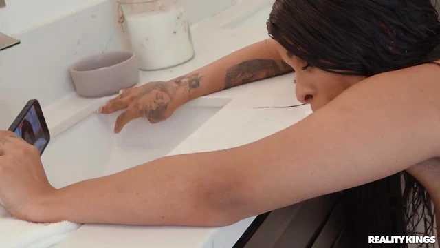 Sensual Paris The Muse Gets Fucked Tenderly In Missionary Position