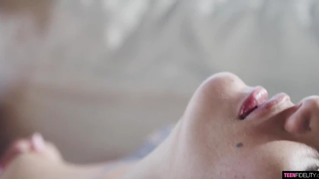 Sexy Chick Goes Wild Enjoying Hardcore Sex With Long-Dicked Dudes