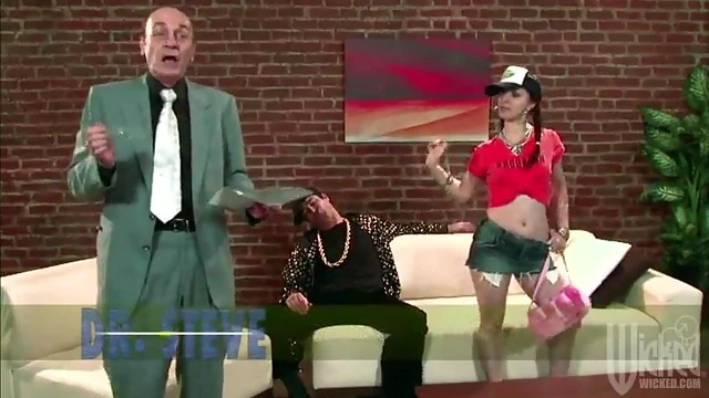 Mikayla Mendez Seduces a Hot Lover Using Her Sultry Curves Expertly