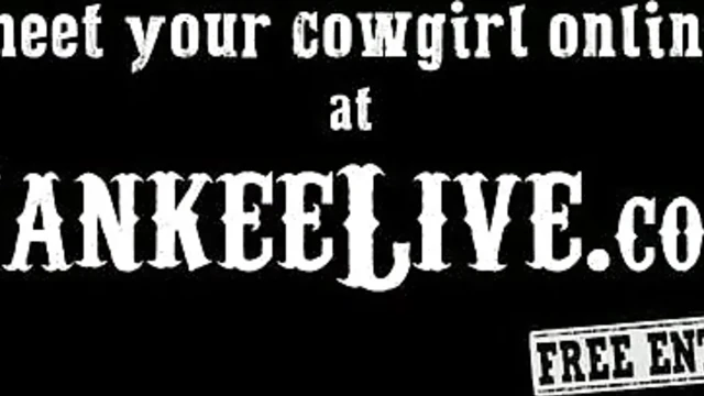 Sizzling Latina Gets Fingers While On Phone Call Delightfully Satisfying