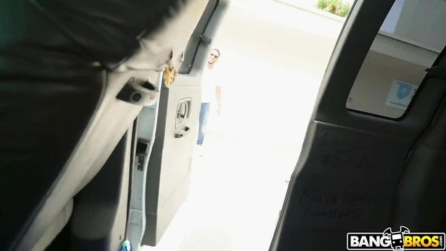 Amateur MILF Rose Monroe Gets Wildly Fucked Inside Van Backseat