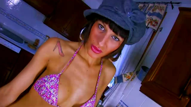 Skilled Sex Bomb Lia M Craves Your Engorged Love Rod Urgently Tonight