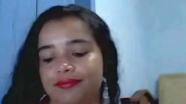 Seductive Edineia Shows Off Her Skills Live On Webcam