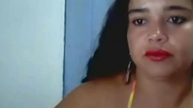 Seductive Edineia Shows Off Her Skills Live On Webcam