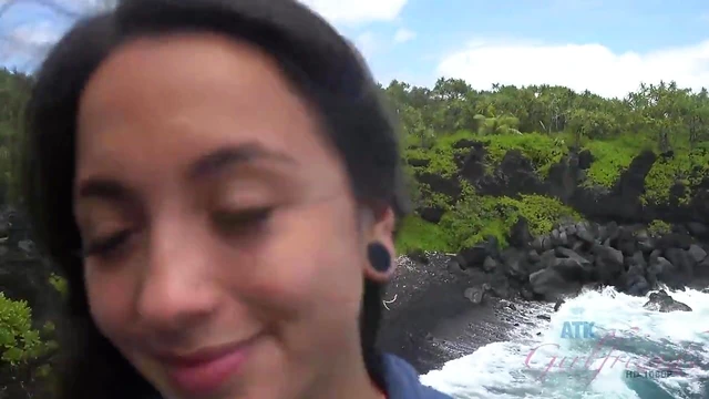 Mi Ha Doan Enjoys Getting Pleasured by Her Boyfriend - Steamy POV Action