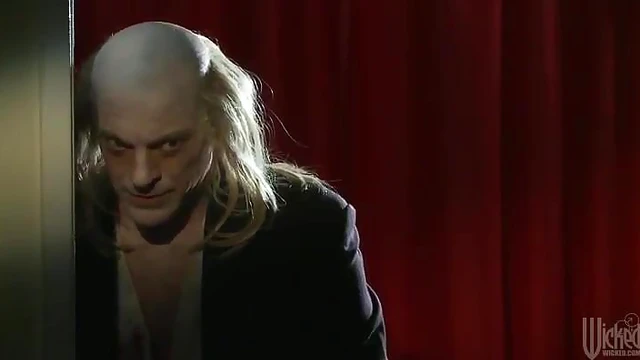 Blonde Beauty Kaylani Lei Takes Two Dicks Simultaneously in Insane Threesome