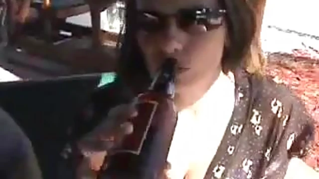 Hot Yanet Kisses Man Then Shakes Her Sexy Ass for More Action