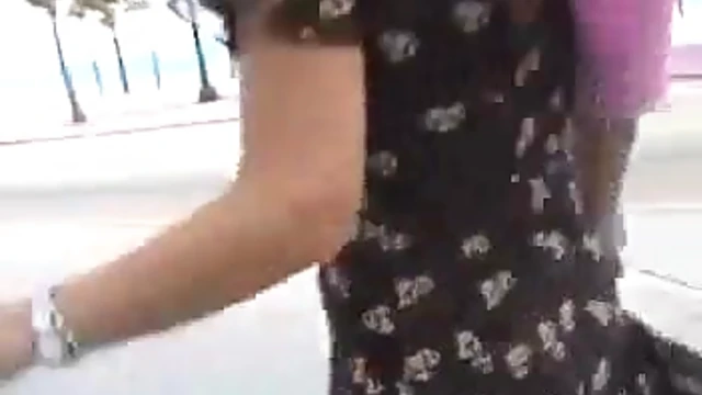 Hot Yanet Kisses Man Then Shakes Her Sexy Ass for More Action