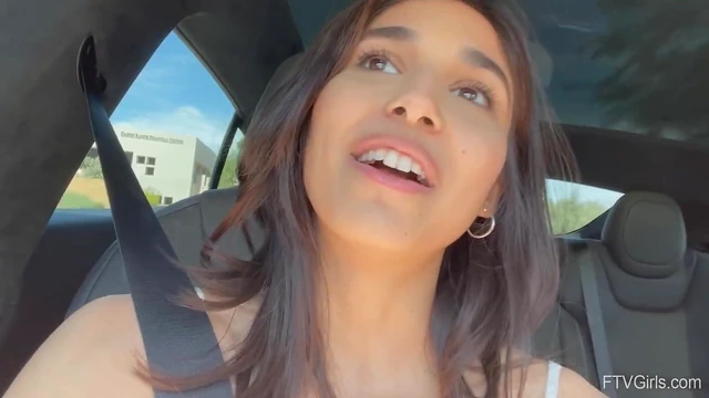 Sexy Amateur Brunette Reina Teases While Packing Her Suitcase