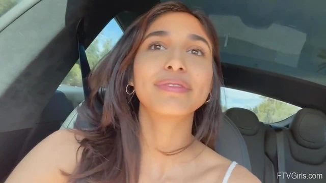 Sexy Amateur Brunette Reina Teases While Packing Her Suitcase