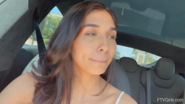 Sexy Amateur Brunette Reina Teases While Packing Her Suitcase